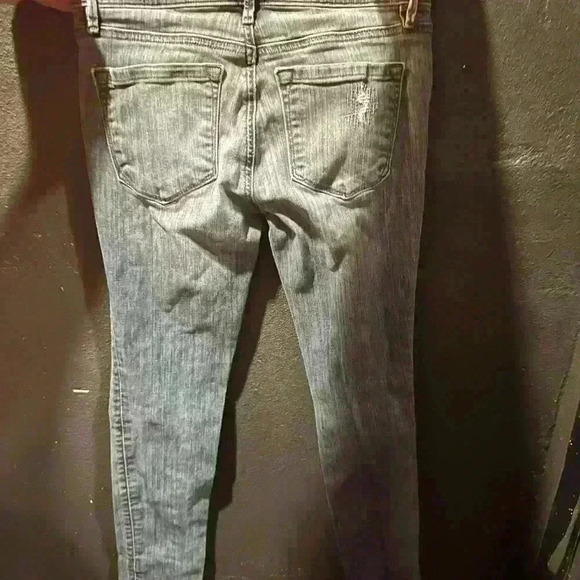 Women Loft Jeans - Picture 3 of 3